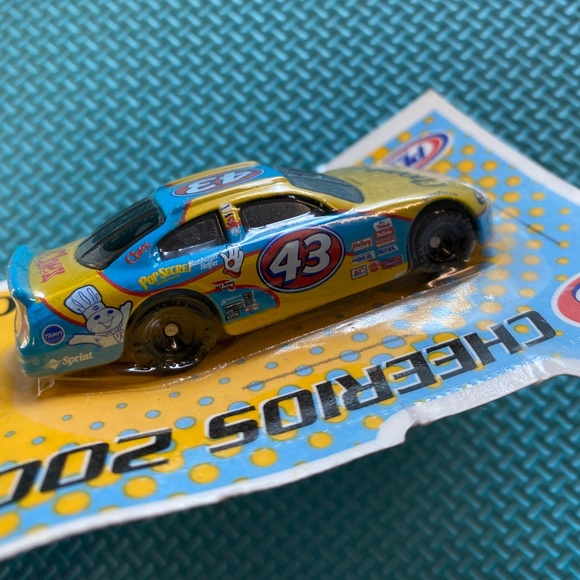 2003 Nascar Cheerios Racing Promo Car #43 Petty Enterprises - Picture 3 of 7